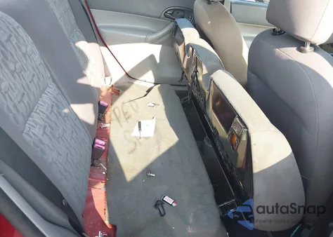 2005 Ford Focus Zx4 из США, поврежденный, VIN 1FAFP34N75W312338